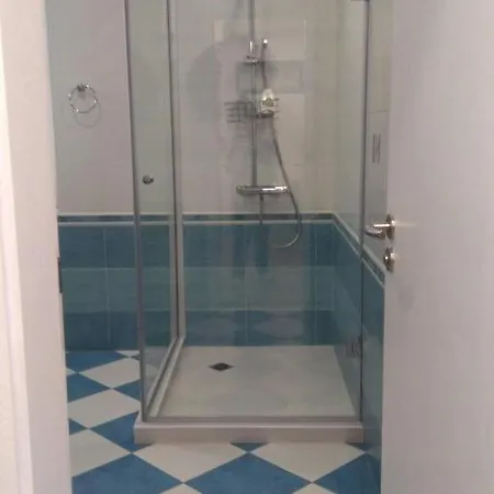 Apartment Stunning Location And Views!foothills Of Old Town! *