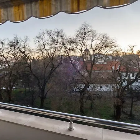 Apartment Stunning Location And Views!foothills Of Old Town! *