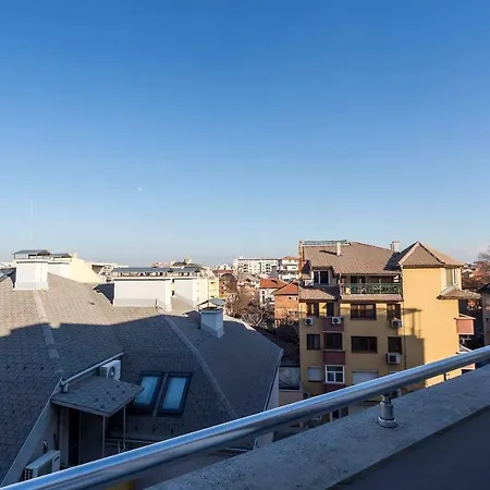 Stunning Location And Views!foothills Of Old Town! Apartment