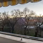 Apartment Stunning Location And Views!foothills Of Old Town! *