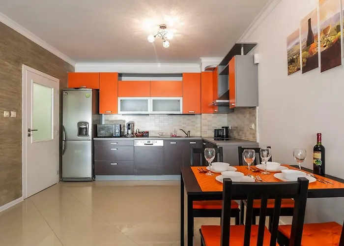 Stunning Location And Views!foothills Of Old Town! Apartment *