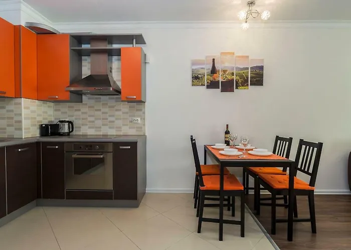 Stunning Location And Views!foothills Of Old Town! Apartment