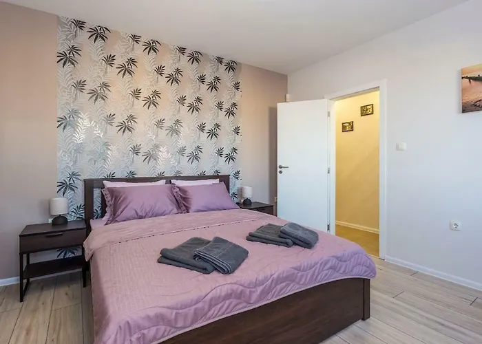 Stunning Location And Views!foothills Of Old Town!