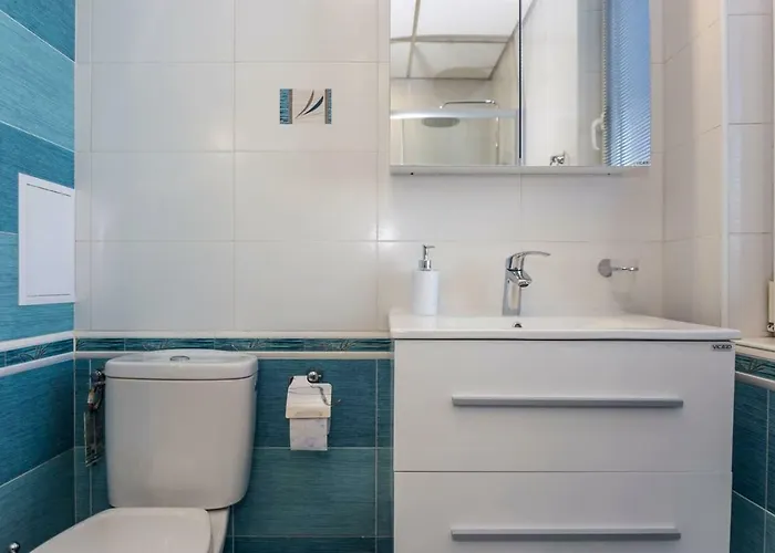 Apartment Stunning Location And Views!foothills Of Old Town! *